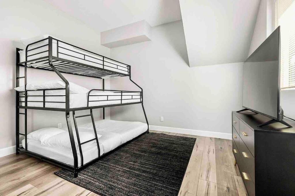 New Luxury Townhome Sleeps 9 Near Usc/dtla/expo Appartement