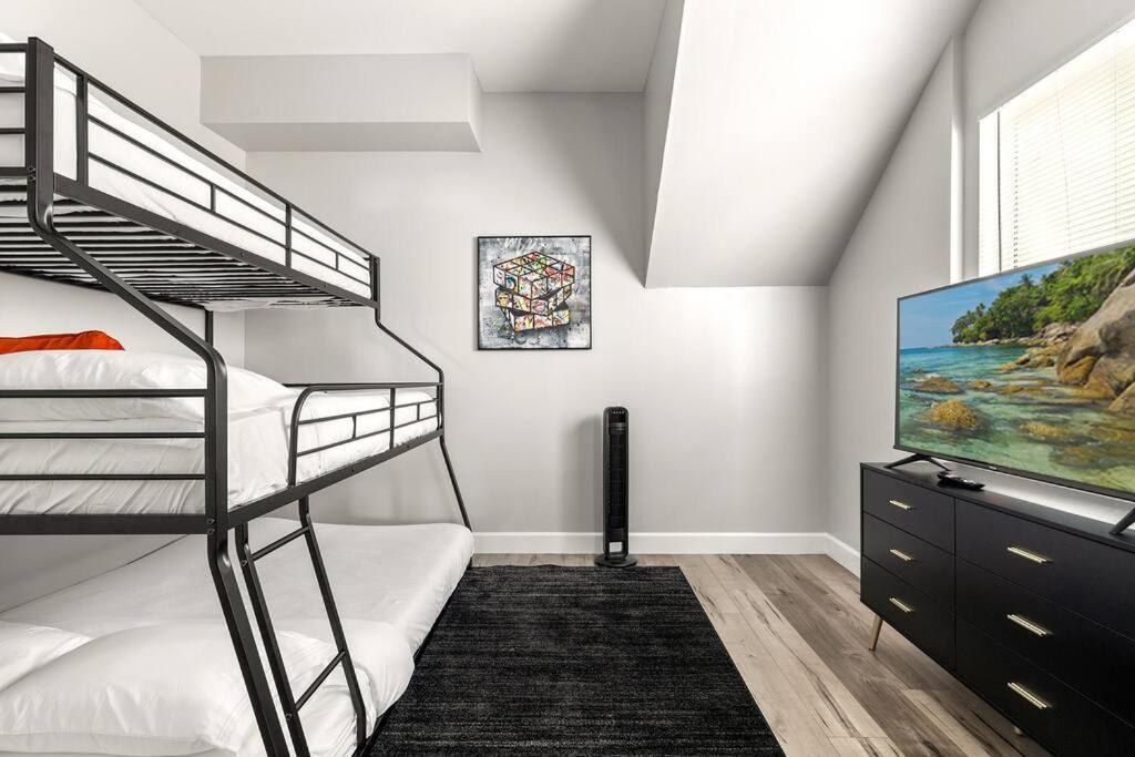 New Luxury Townhome Sleeps 9 Near Usc/dtla/expo Appartement